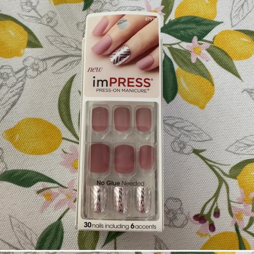 Matte artificial nails NEW!